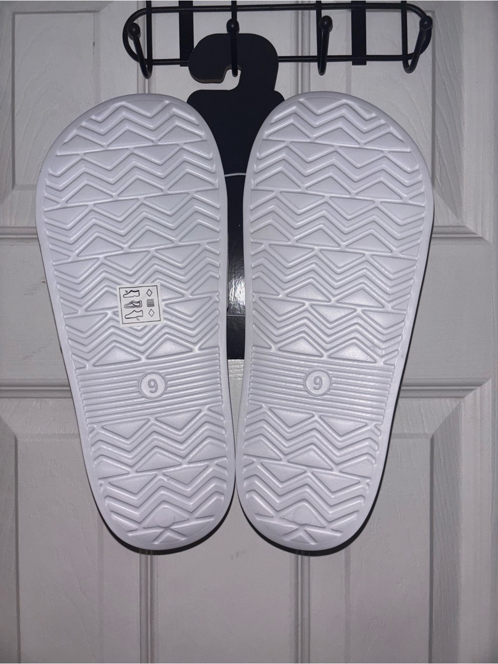 Ed Hardy White Slides with Red & Teal Koi Graphic NWT SIZE 9 - Picture 8 of 9